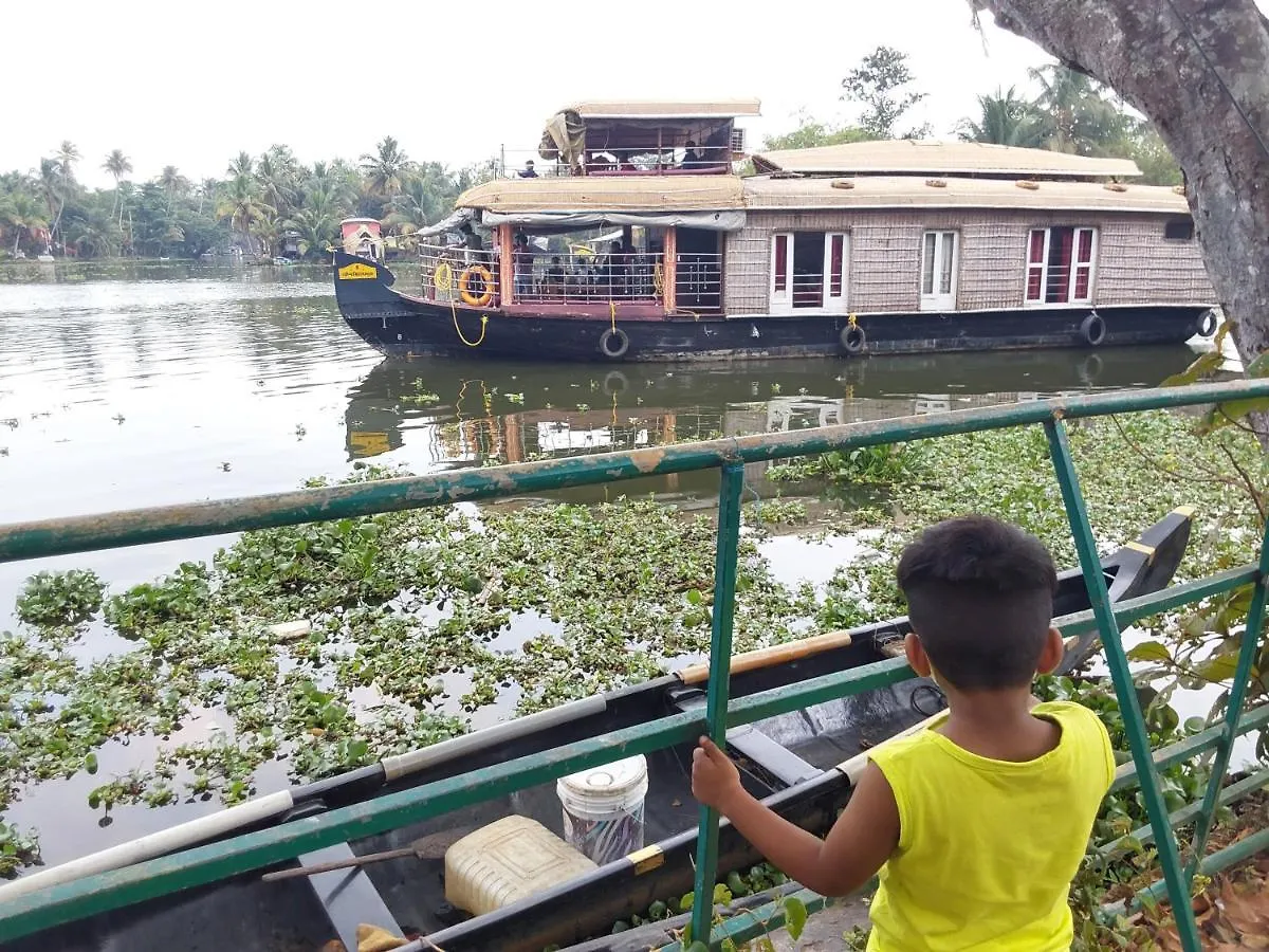 Johnson'S Homestay With Pool & Ecohouseboat Alappuzha