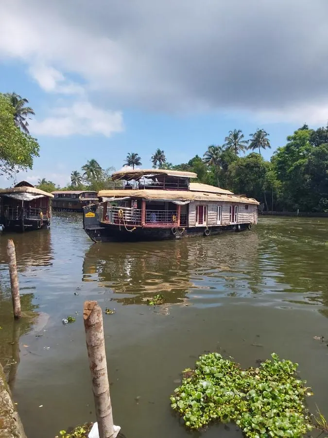 Gasthof Johnson'S Homestay With Pool & Ecohouseboat Alappuzha